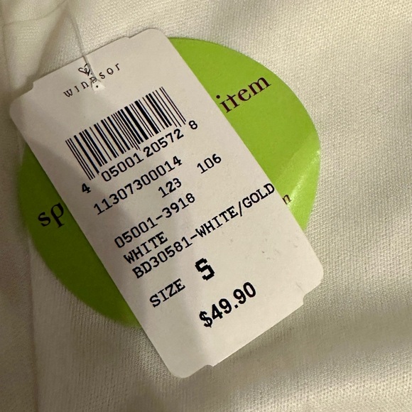 Windsor - Sleeveless Geometric Gold & White BodyCon Dress ✨ - Picture 4 of 5